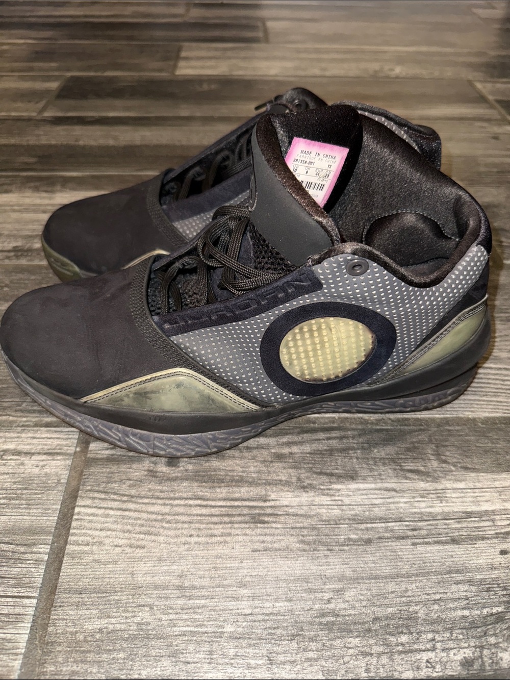 Jordan Men's Black and Gray Low-Top Sneakers